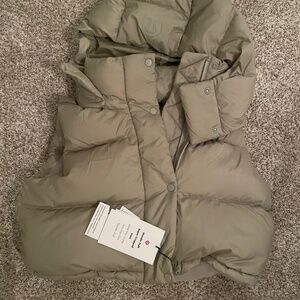 Lulu Lemon Wunder Puff Super Cropped - Beige